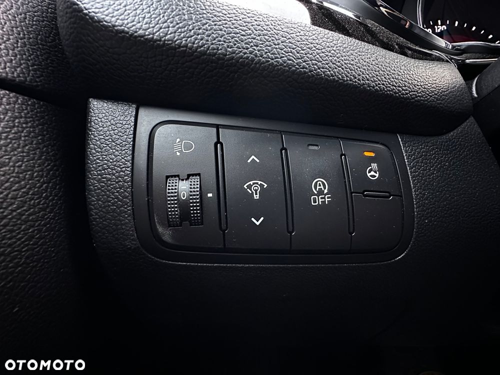 Kia Ceed 1.6 GDI ISG Dream-Team Edition - 23