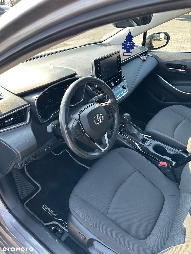 Toyota Corolla 1.8 Hybrid Comfort - 17
