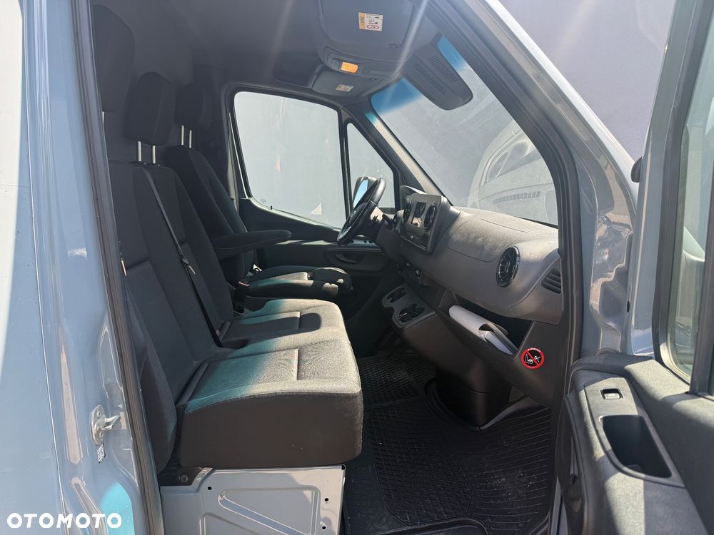 Mercedes-Benz Sprinter - 10