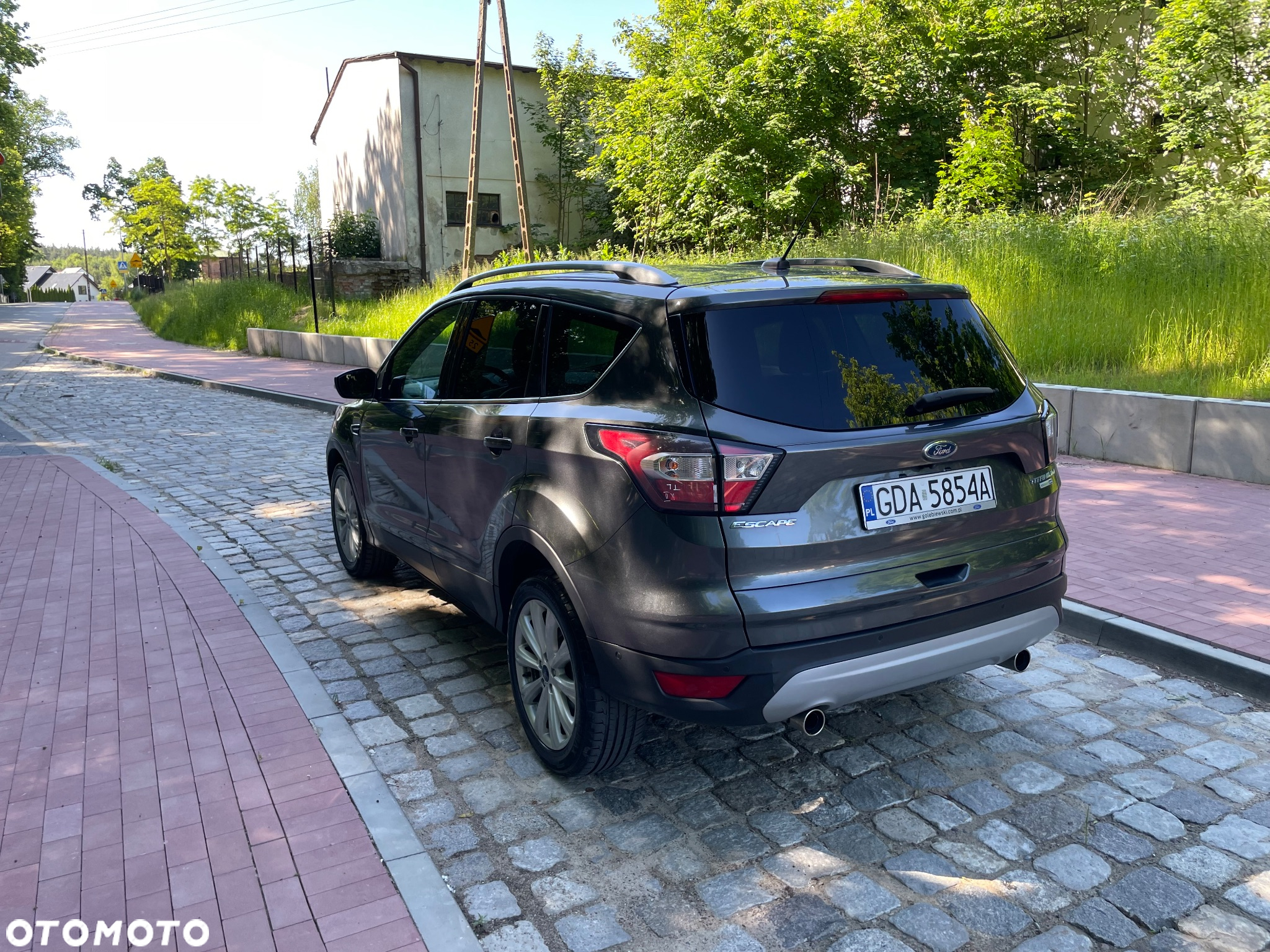 Ford Escape 2.0 EcoBoost AWD Titanium - 4
