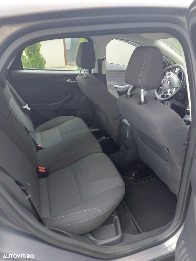 Ford Focus 1.6 TDCI DPF Titanium - 14