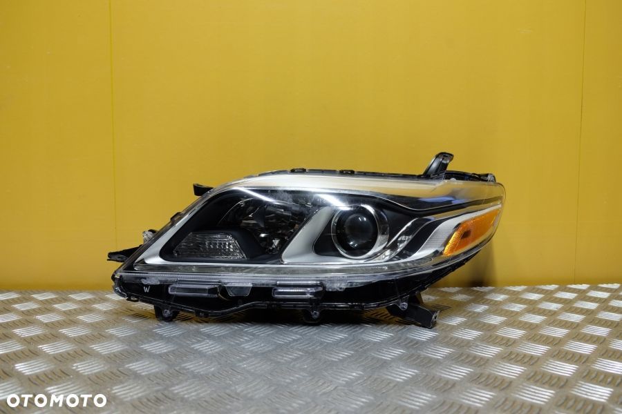 TOYOTA SIENNA LIFT 2015- REFLEKTOR LAMPA XENON LED USA - 1