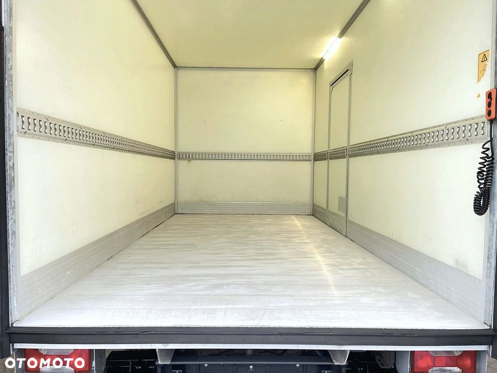 Iveco Daily Izoterma Winda - 12