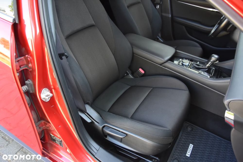 Mazda 3 e-SKYACTIV-G 2.0 M HYBRID DRIVE - 9