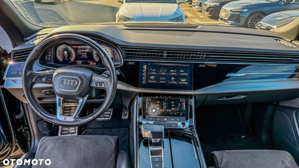 Audi Q8 - 10