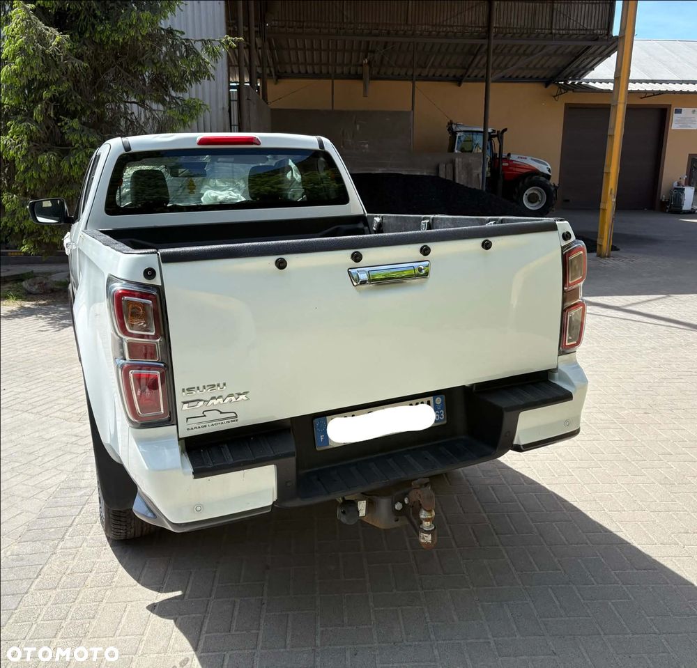 Isuzu D-MAX - 8