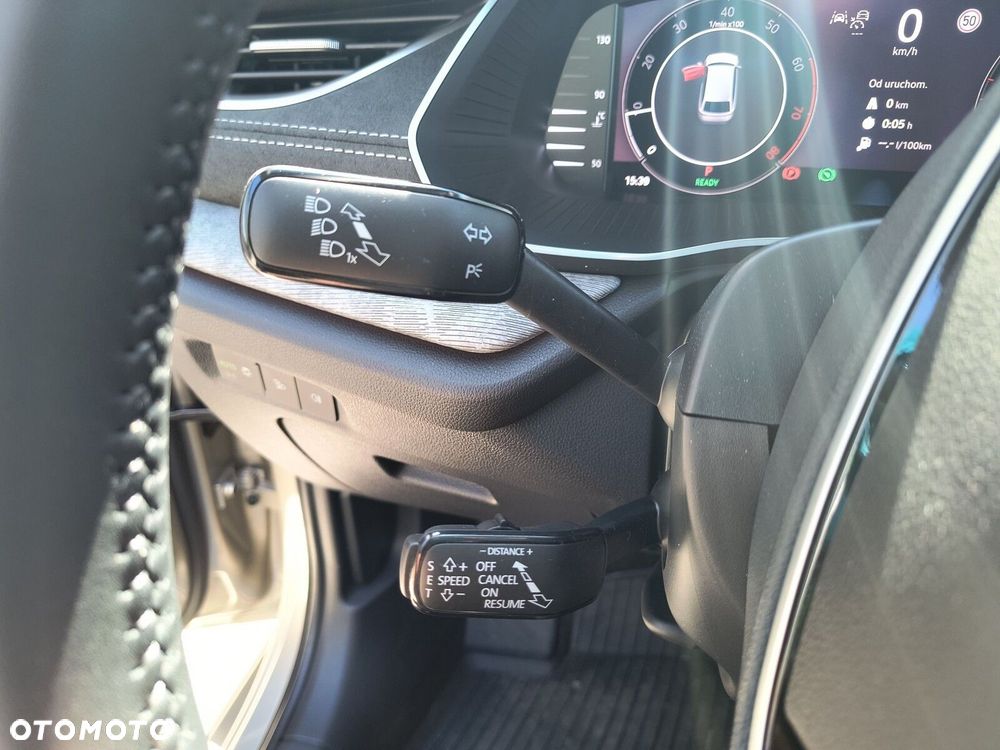 Skoda Octavia 1.5 TSI mHEV Selection DSG - 33