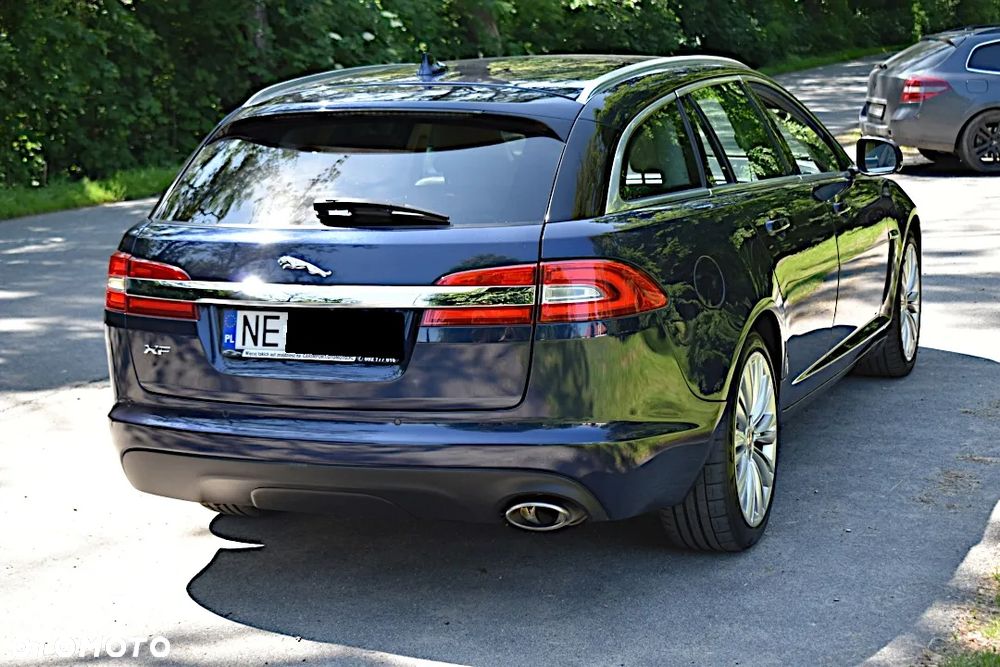 Jaguar XF 2.2 D Premium Luxury - 11