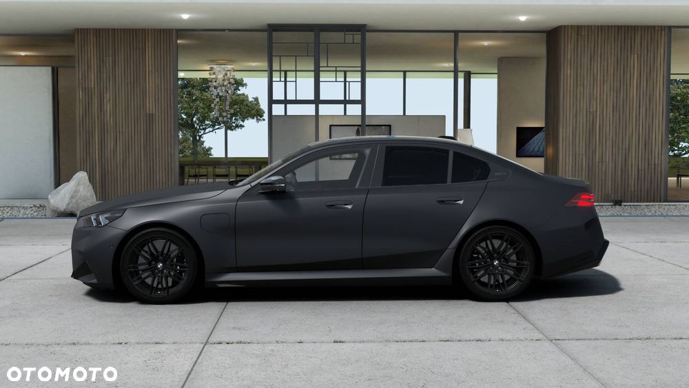 BMW M5 xDrive - 2