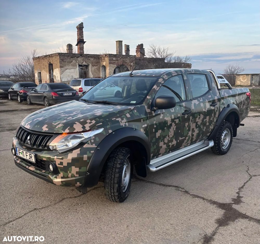 Mitsubishi L200 Double Cab 2.4 DI-D M/T Instyle - 12