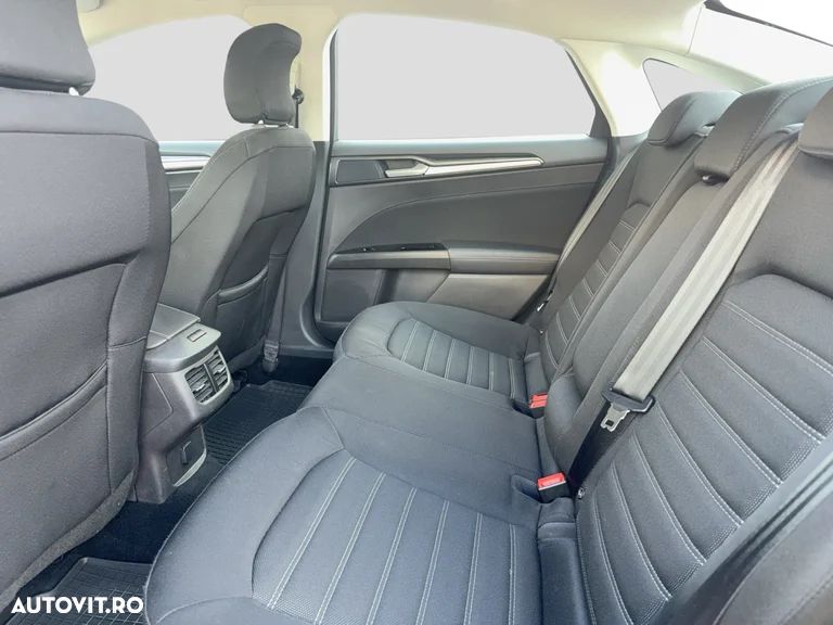 Ford Mondeo 2.0 HEV Trend - 11