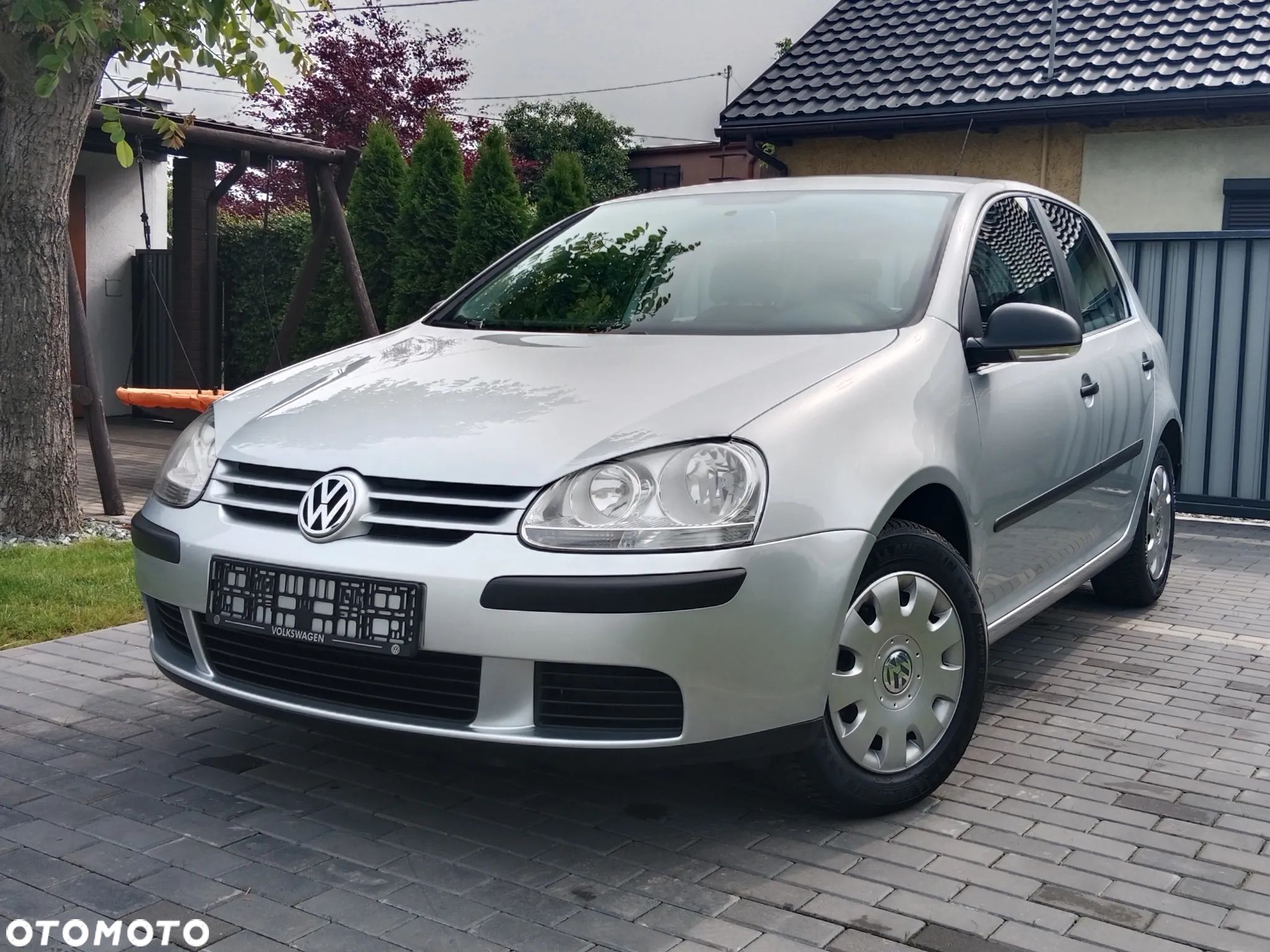 Volkswagen Golf - 1