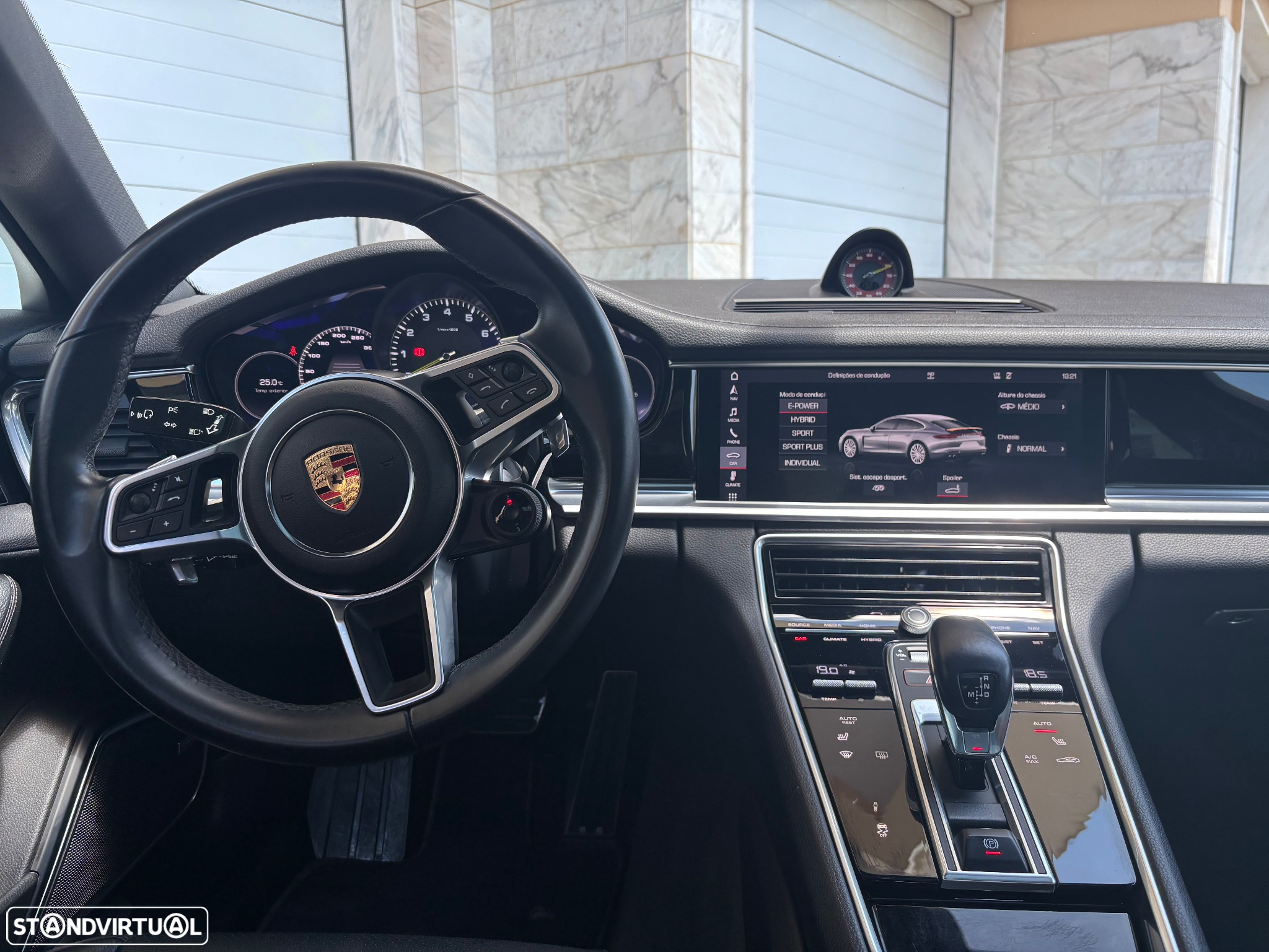 Porsche Panamera 4 E-Hybrid - 11
