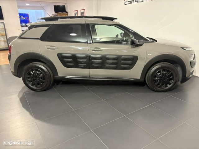 Citroën C4 Cactus 1.5 BlueHDi Shine Pack - 24