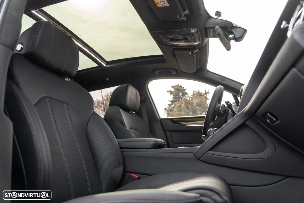 Bentley Bentayga V8 - 21