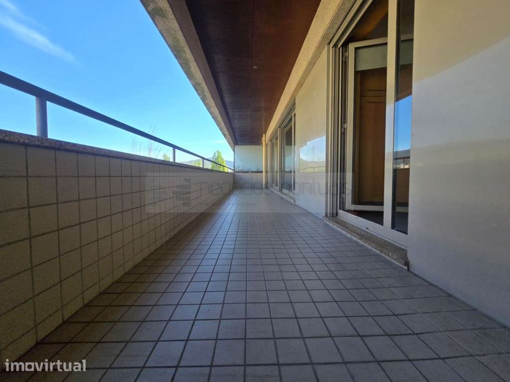 T4 com áreas generosas em São Victor, Braga | Junto a Escola Gulben... - Grande imagem: 5/36