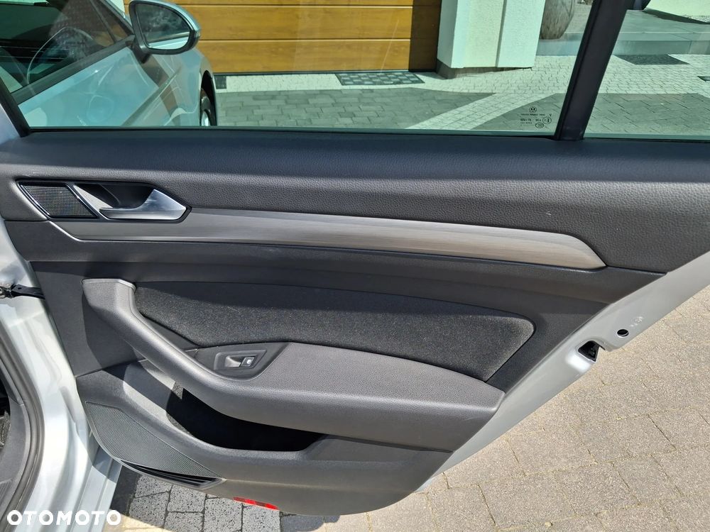 Volkswagen Passat 2.0 TDI EVO Business - 14