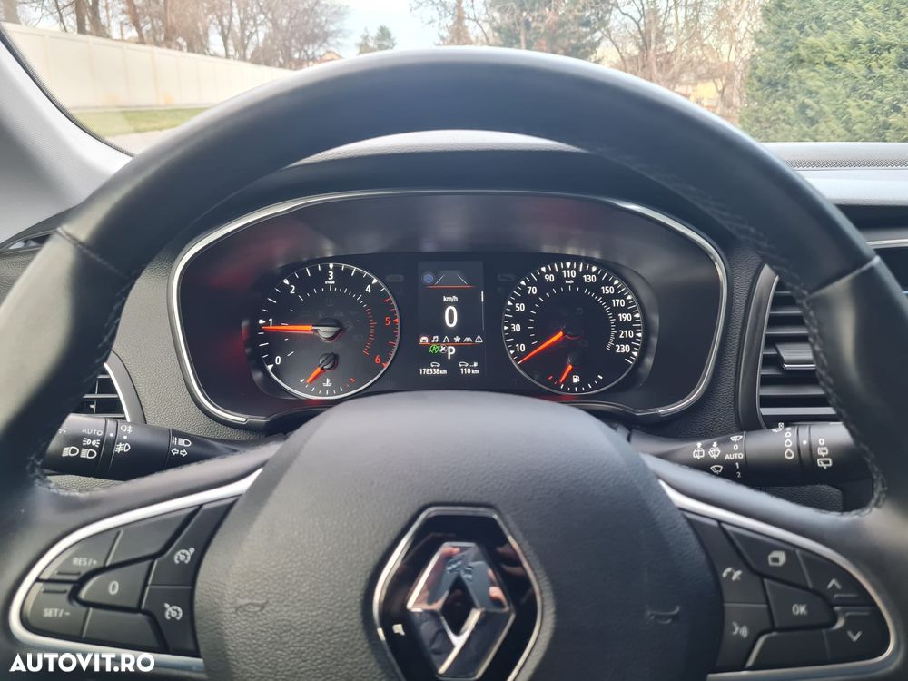 Renault Megane BLUE dCi 115 EDC BUSINESS EDITION - 23