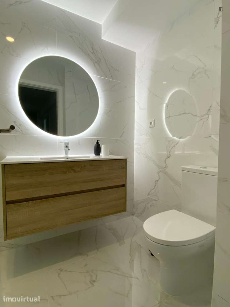 Quarto - localizado em Ramalde Porto - Grande imagem: 3/33