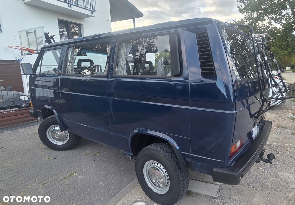 Volkswagen Caravelle - 7