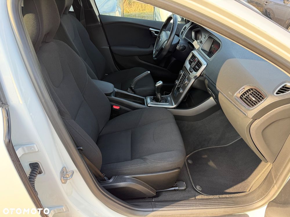 Volvo V40 D2 - 28