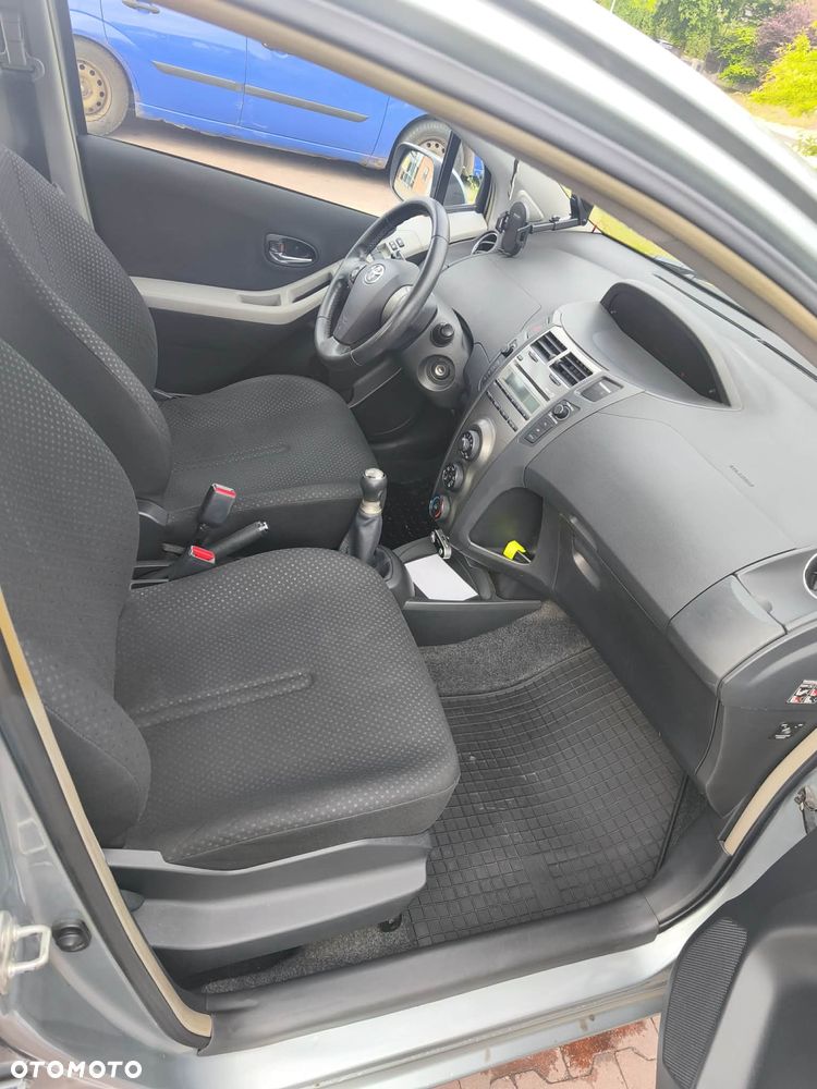 Toyota Yaris 1.0 Luna - 11