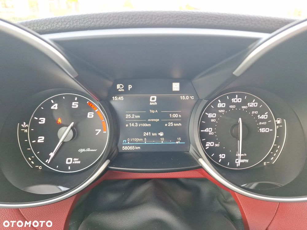 Alfa Romeo Giulia 2.0 Turbo 16V AT8-Q4 Ti - 21