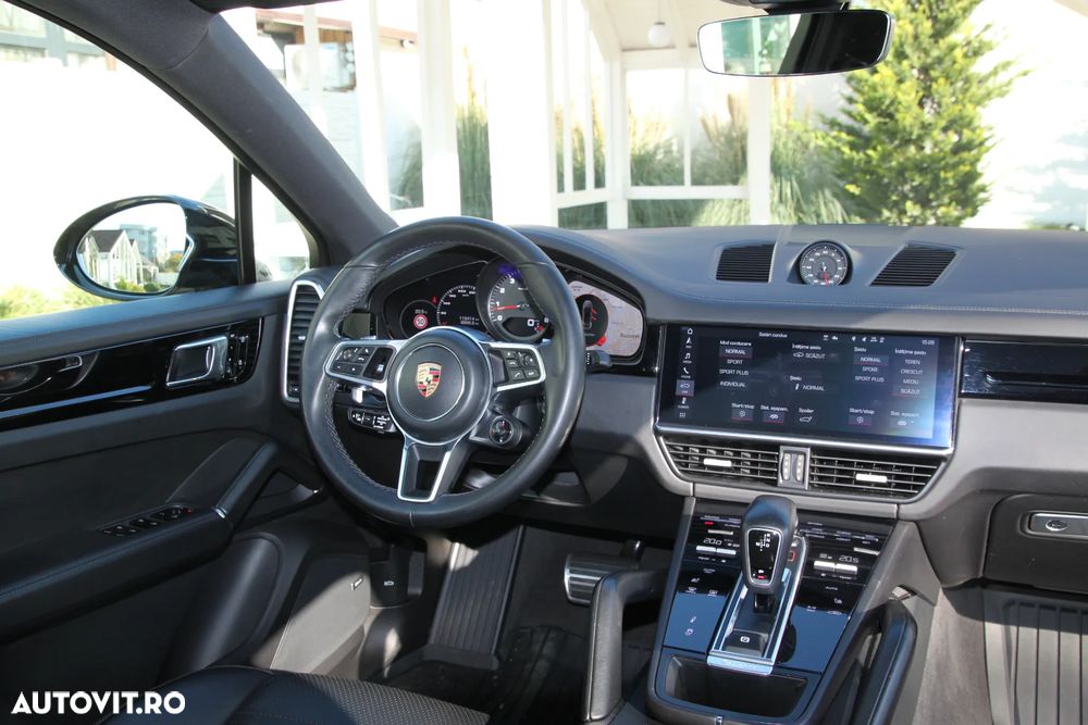 Porsche Cayenne Coupe - 26