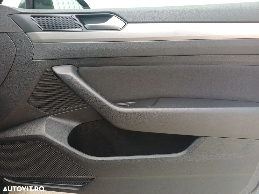 Volkswagen Passat 1.5 TSI ACT Advance - 22