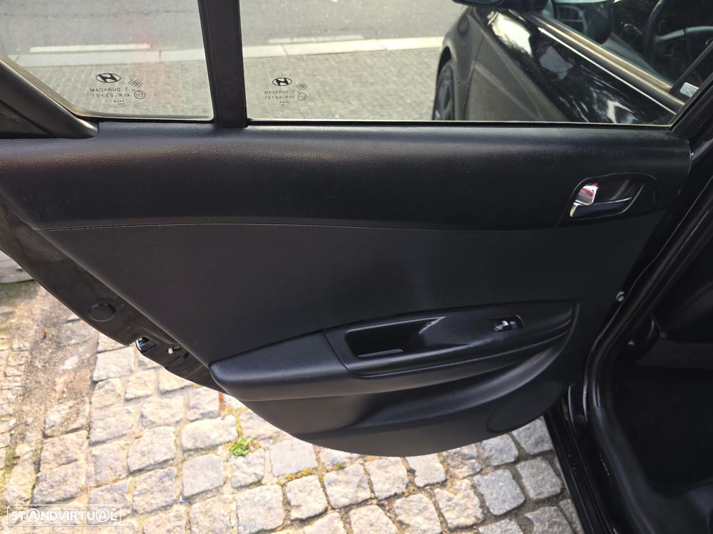 Hyundai i20 1.2 GO! Plus - 31