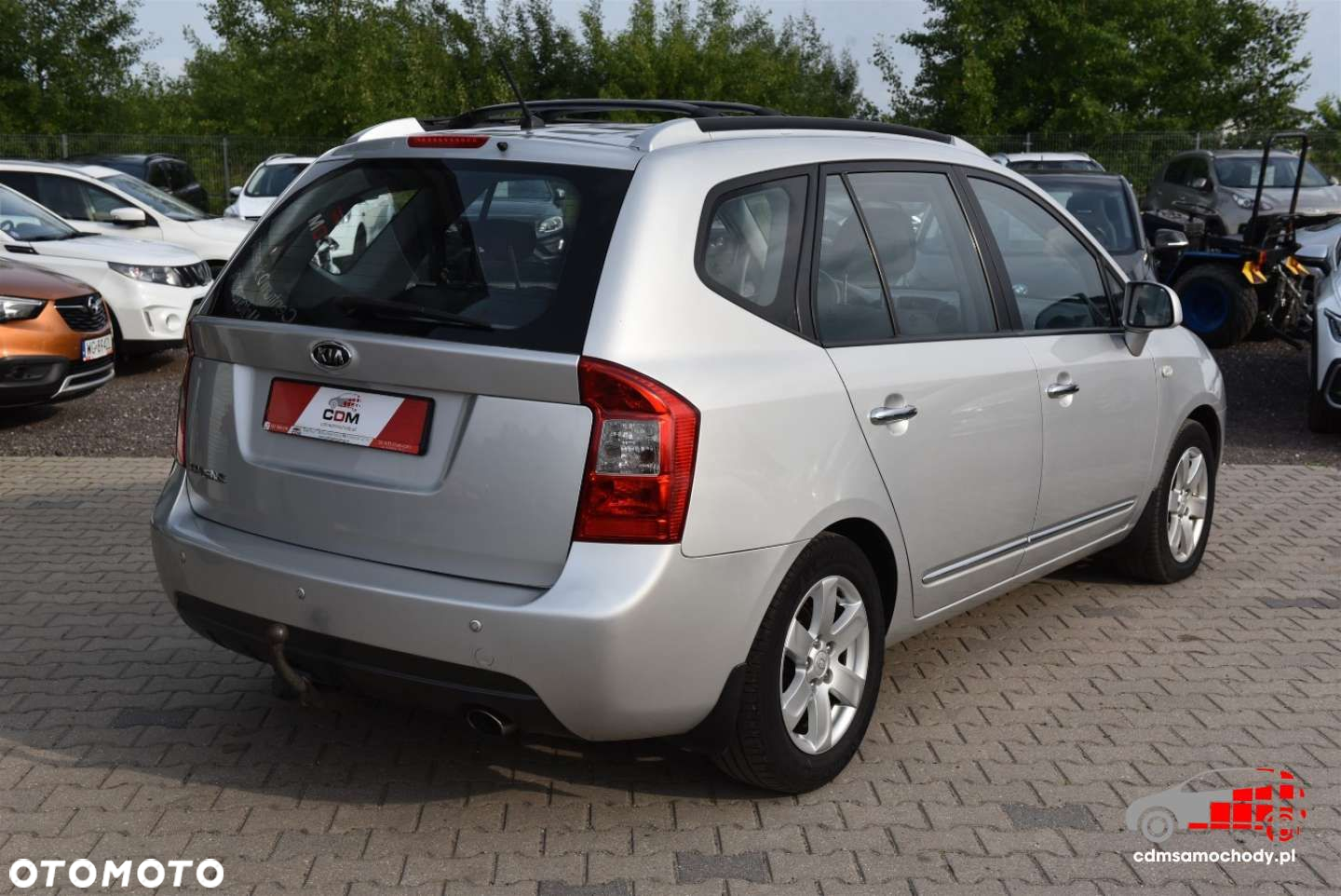 Kia Carens - 10