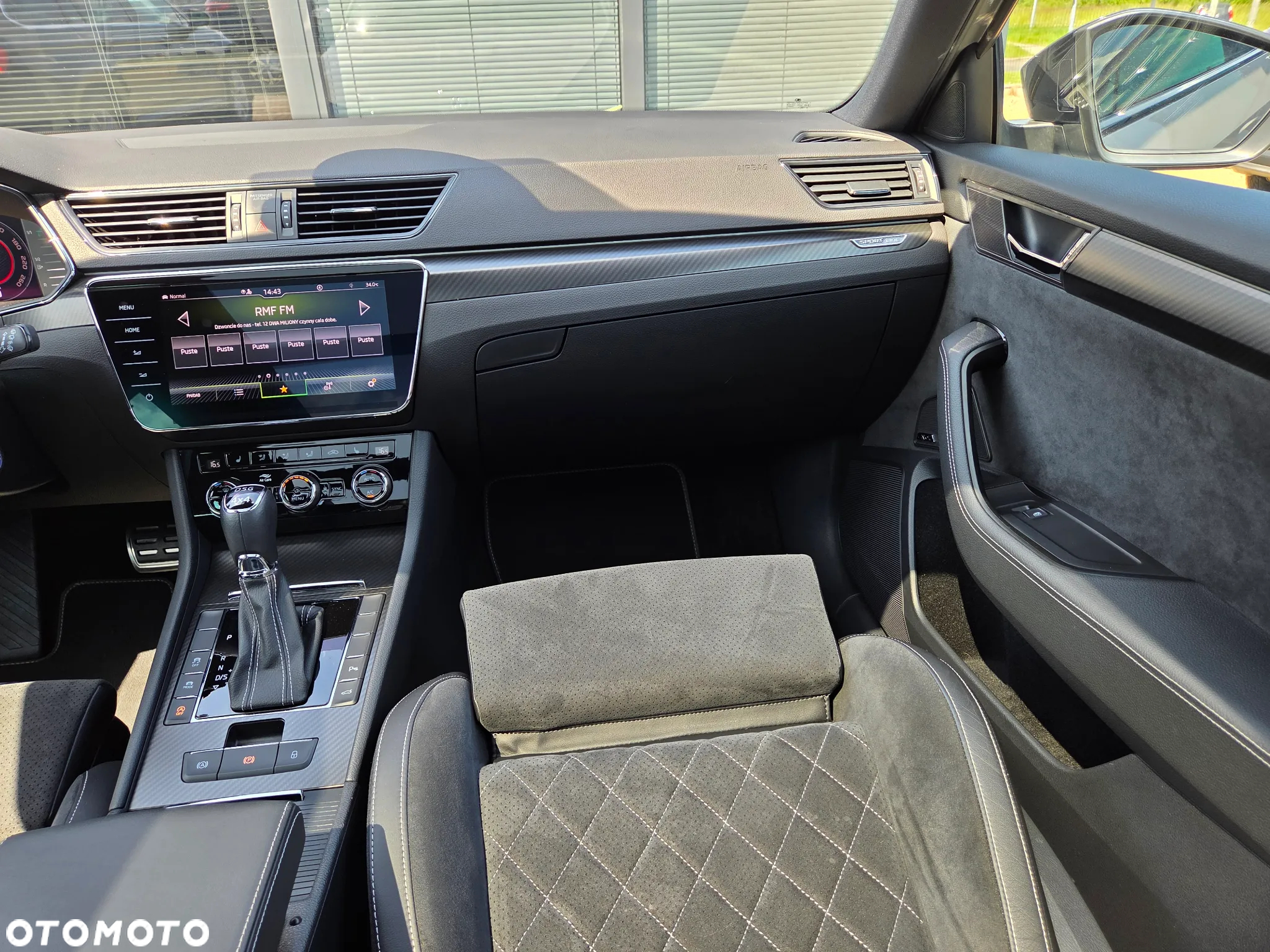 Skoda Superb 2.0 TDI 4x4 Sportline DSG - 39