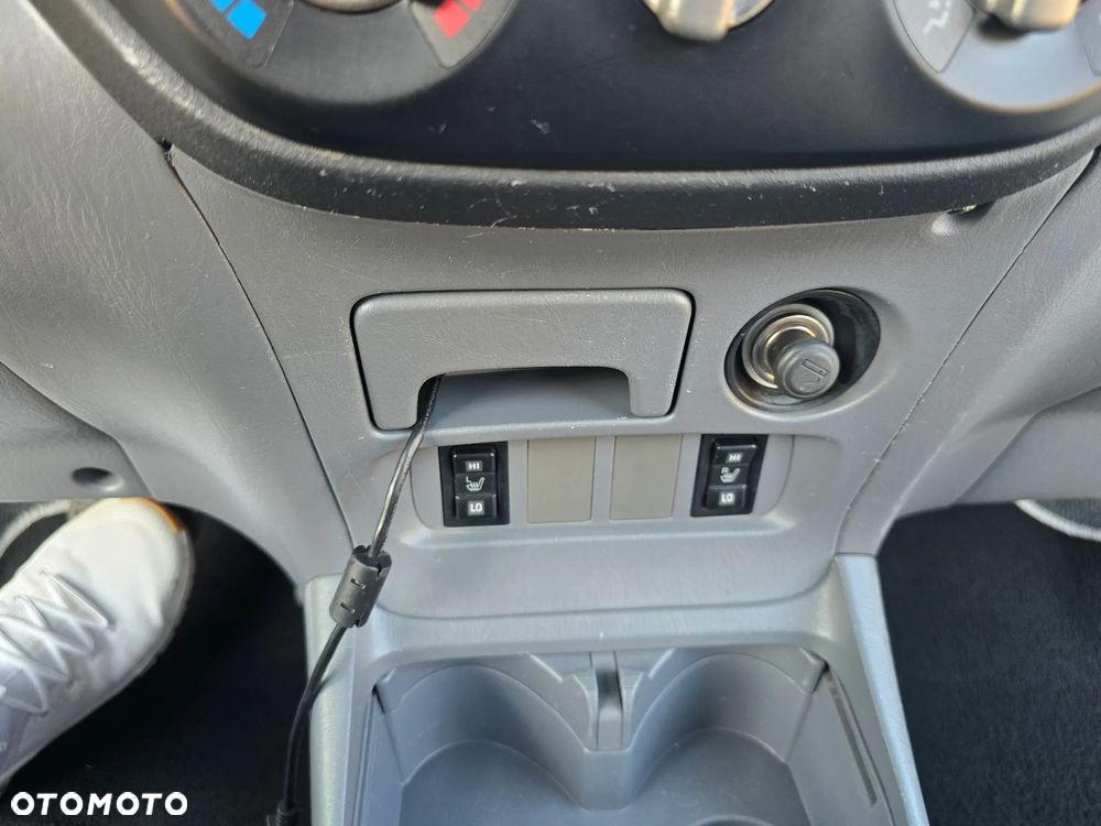 Toyota RAV4 - 25