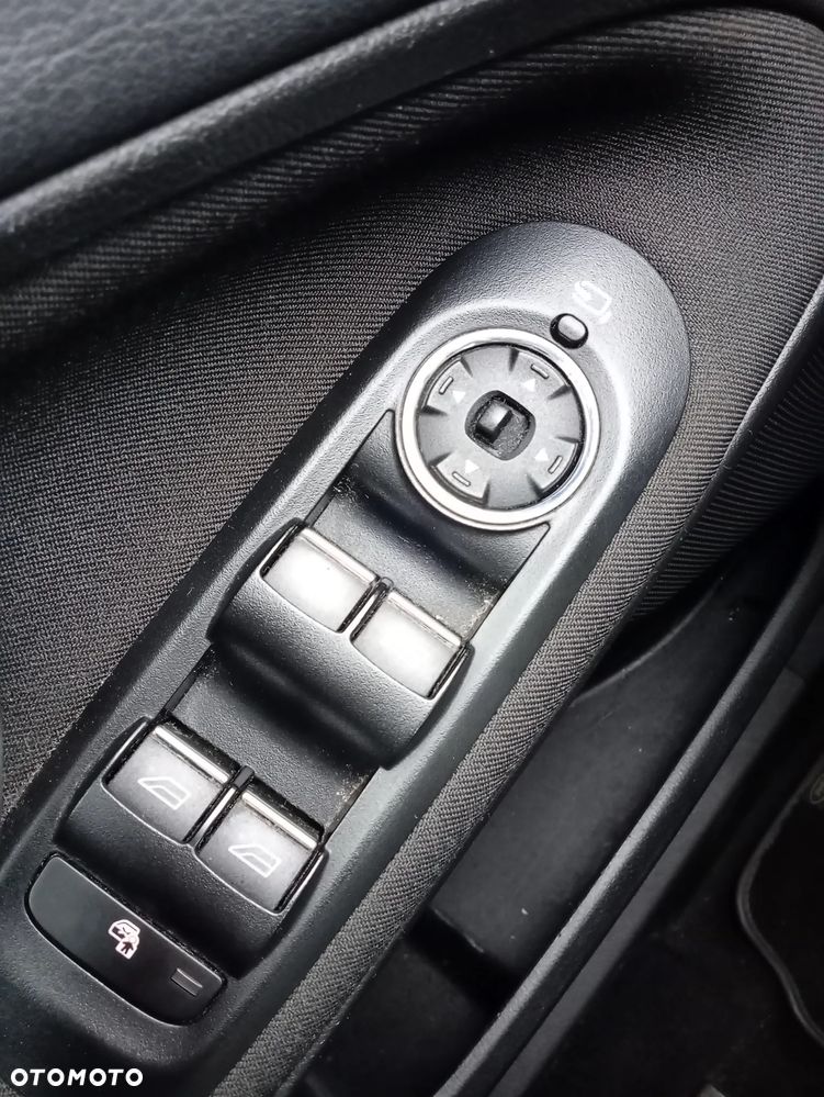 Ford S-Max 2.0 TDCi DPF Titanium X - 25