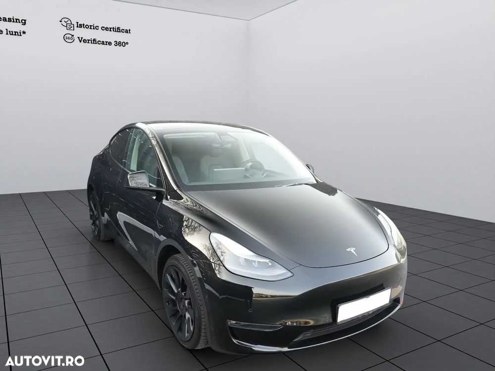 Tesla Model Y Long Range Dual Motor AWD - 3