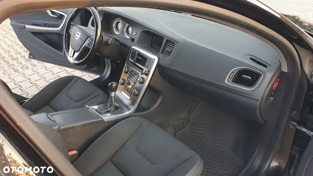 Volvo V60 D3 Summum - 11
