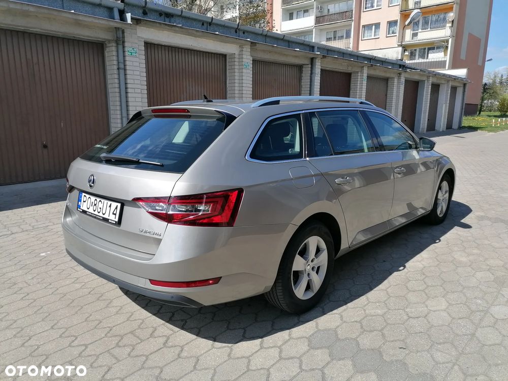 Skoda Superb 2.0 TDI Ambition - 5