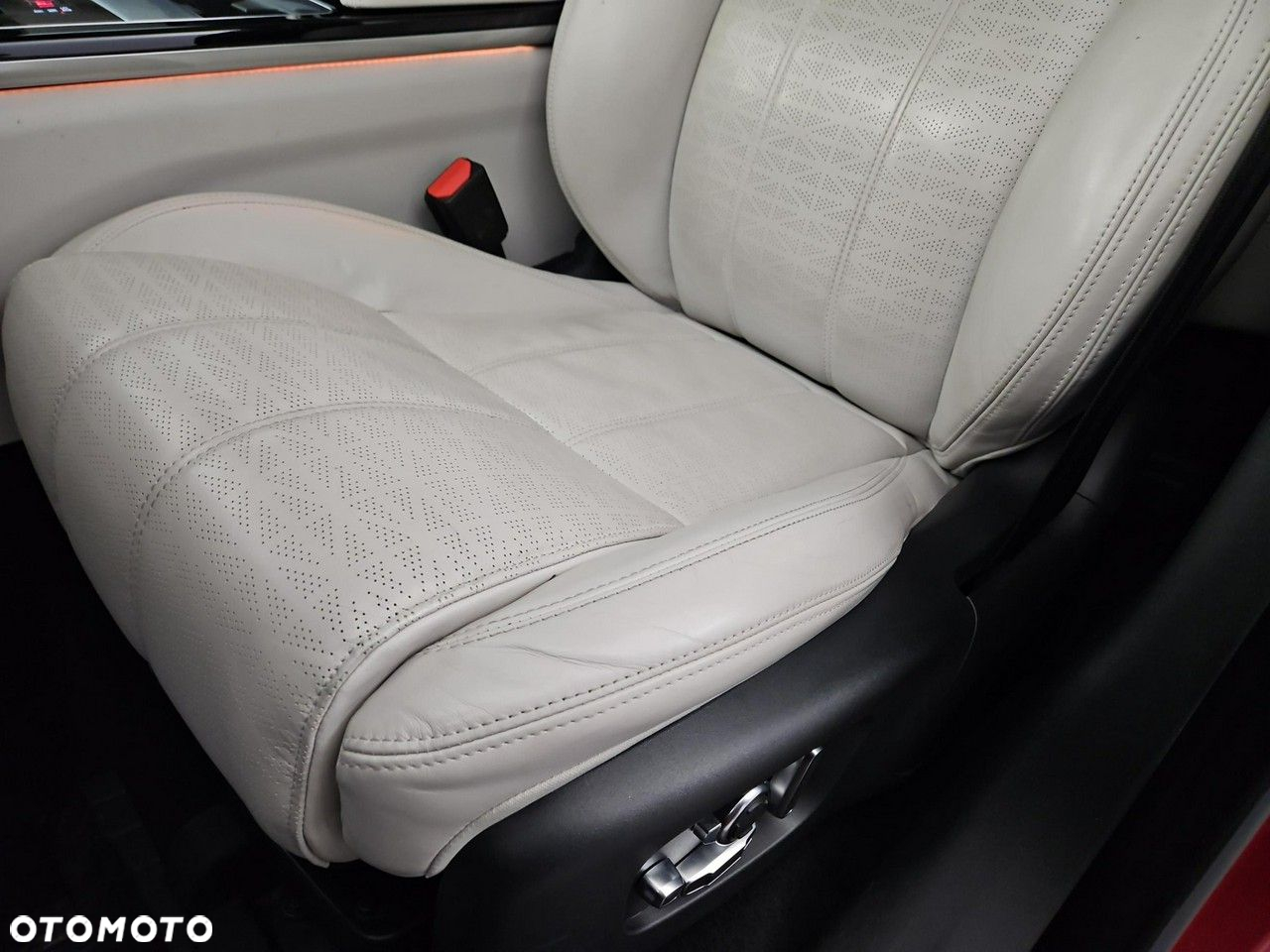Land Rover Range Rover Velar 3.0 P400 mHEV R-Dynamic SE - 12