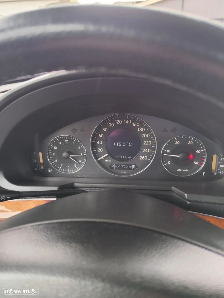 Mercedes-Benz E 220 CDI Auto Elegance - 3