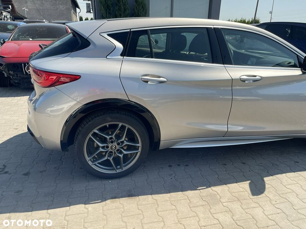 Infiniti Q30 1.6t Sport Tech 7DCT - 6