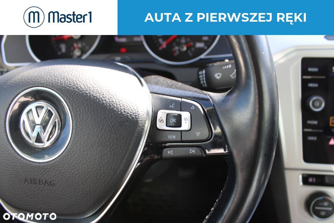 Volkswagen Passat 2.0 TDI SCR Comfortline - 19