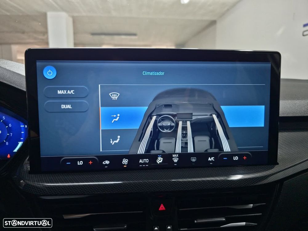 Ford Focus 1.0 EcoBoost MHEV ST-Line - 29