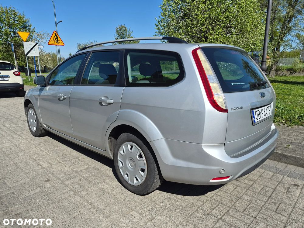Ford Focus 1.6 16V Connection - 11