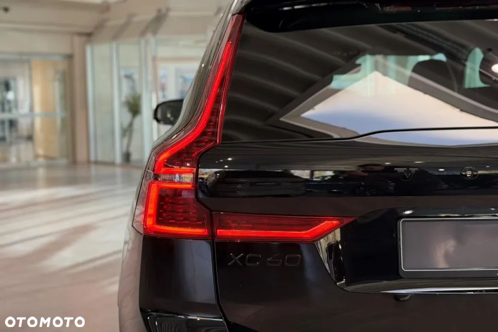 Volvo XC 60 T8 Plug-In Hybrid AWD Plus Black Edition - 11