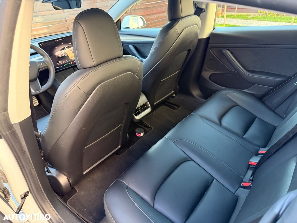 Tesla Model 3 - 11