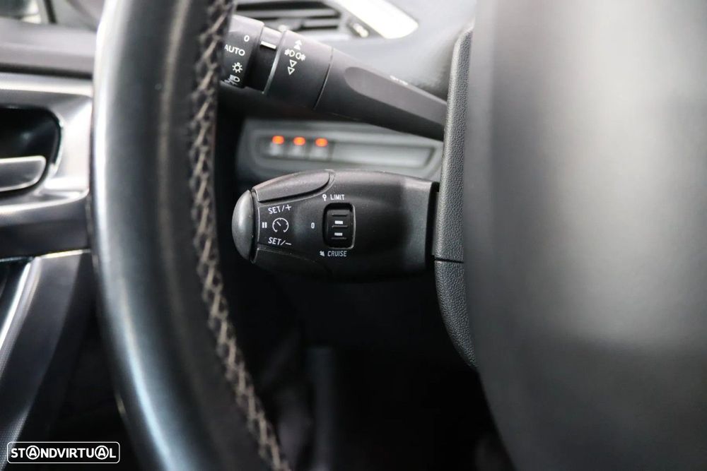 Peugeot 2008 1.2 PureTech Allure - 13
