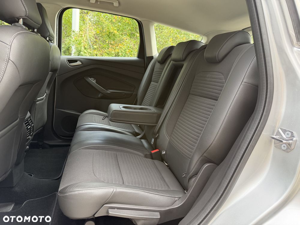 Ford Kuga 2.0 TDCi 2x4 Titanium - 33