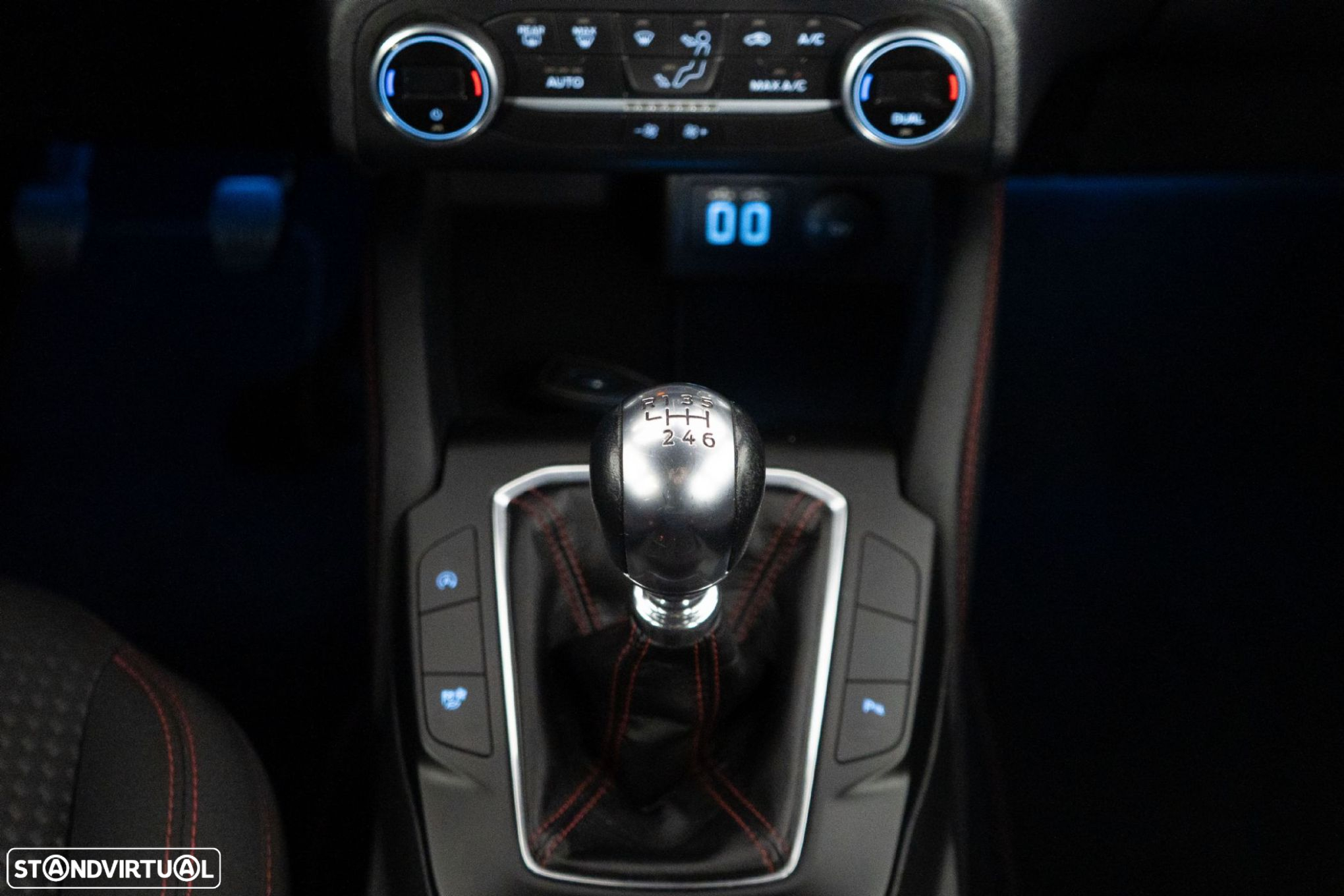 Ford Kuga - 23