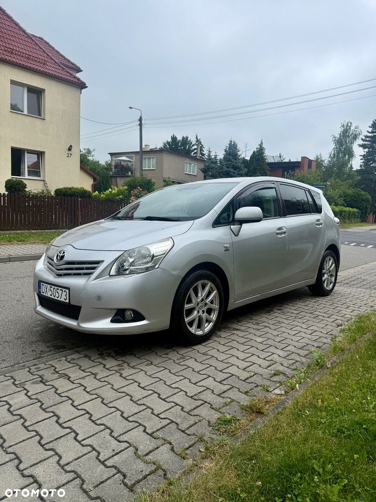 Toyota Verso 2009 photo 2
