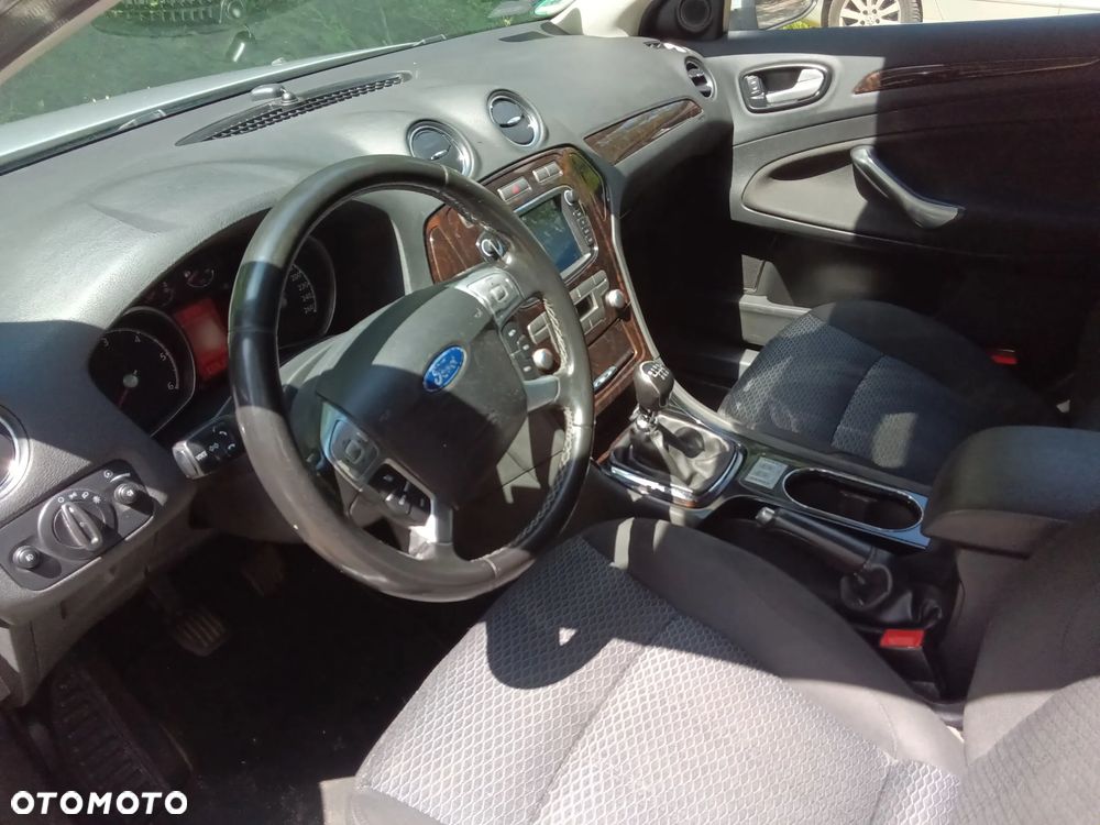 Ford Mondeo 2.0 TDCi Ghia - 13